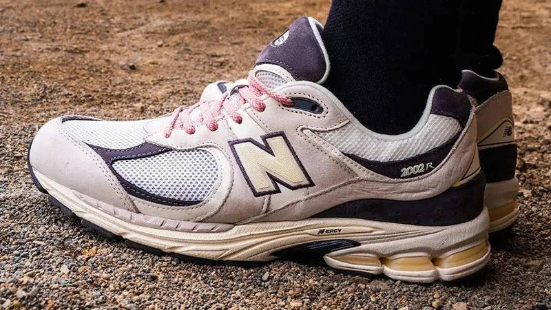 Shoe Palace × New Balakce M2002 RSP 30TH Anniversary White on foot