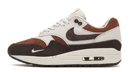 size? x gold nike air max gold splatter paint black Brown Stone
