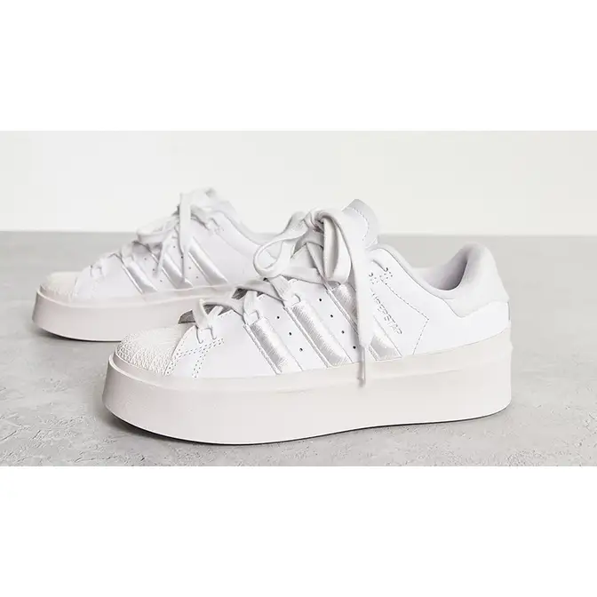 adidas adidas Trenere Hoops 3.0 Triple White front