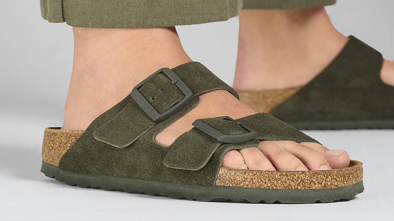 Birkenstock Arizona Suede Thyme 1025657 on feet 2