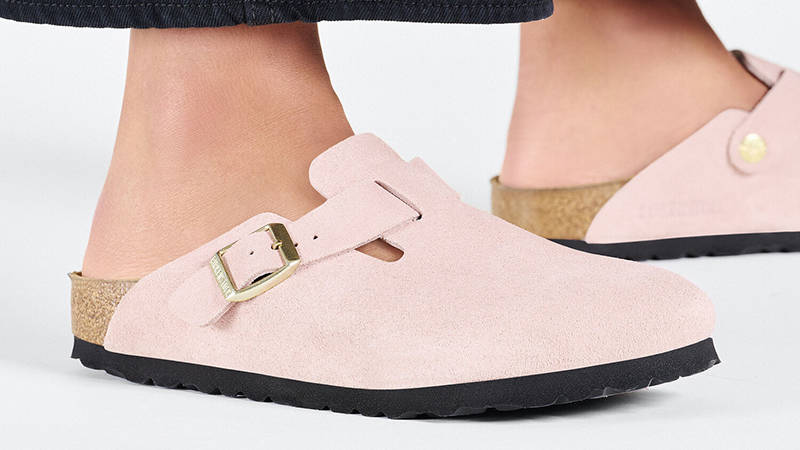 Birkenstock Boston Suede Light Rose 1026139 on feet 2