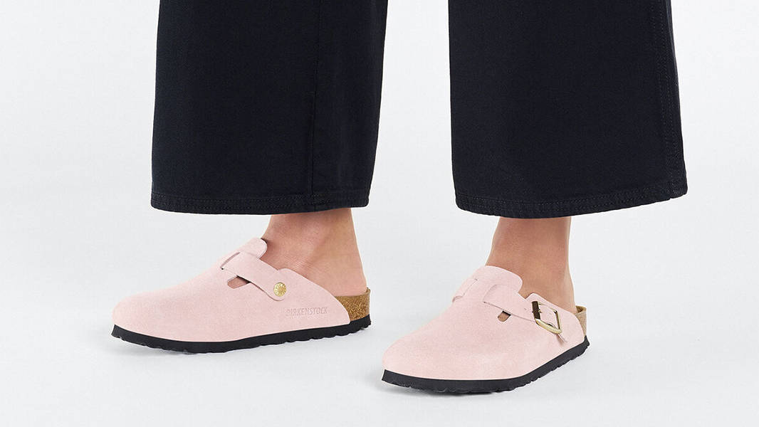 Birkenstock Boston Suede Light Rose 1026139 on feet
