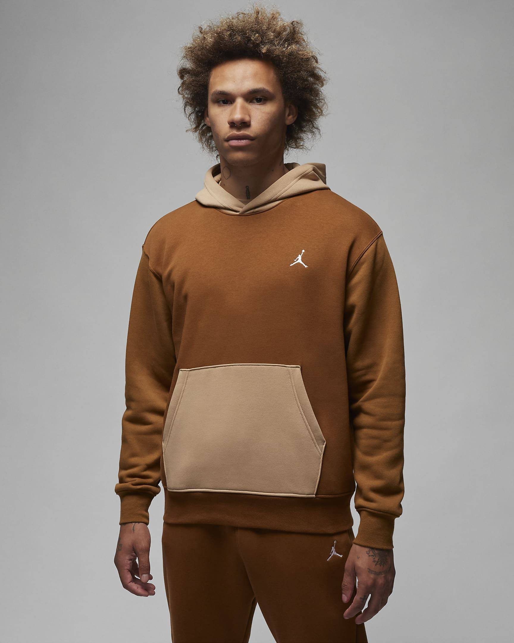 Light tan outlet sweatshirt