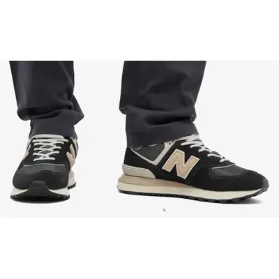New balance 574 nb black grey suede men unisex casual lifestyle shoes ml574eve-d Green on foot