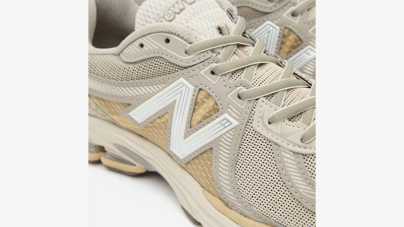New Balance 860V2 White Brown side