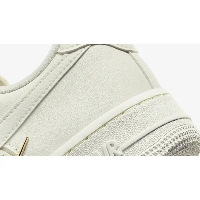 nike air force 1 low sail light bone metallic gold