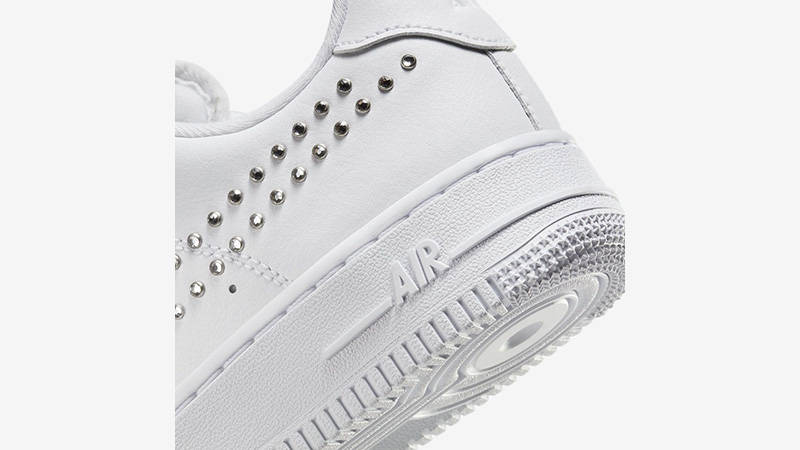 Nike Air Force 1 Low White Metallic Silver FQ8887-100 heel