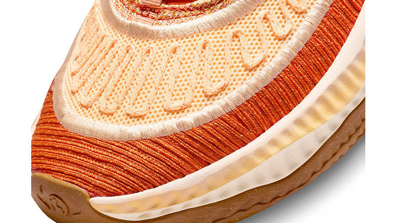 Nike Cosmic Unity 3 Melon Tint toebox
