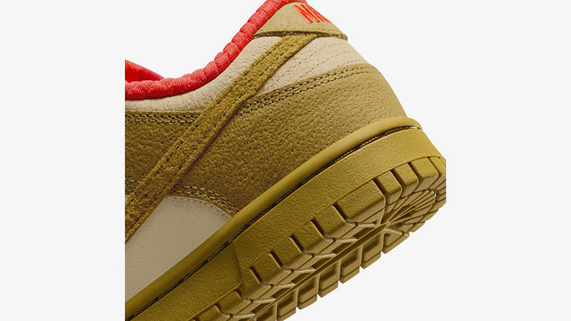 Nike Dunk Low Sesame Bronzine heel