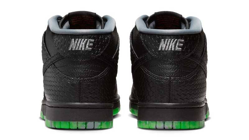 Nike Dunk Mid Halloween Back