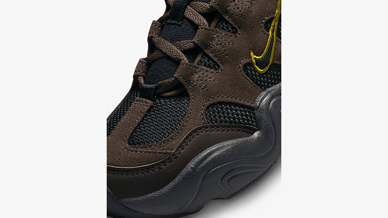 Nike Tech Hera Bronzine toebox