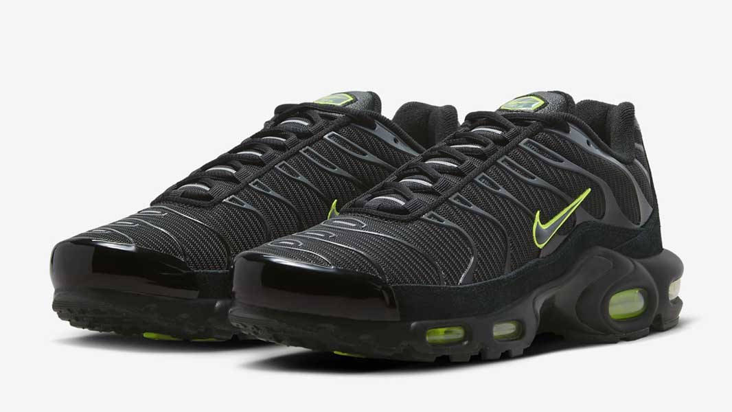 Nike Air Max Plus TN Black Volt 4K POV / Don Alpha Cleat SKU: FQ2381-001 