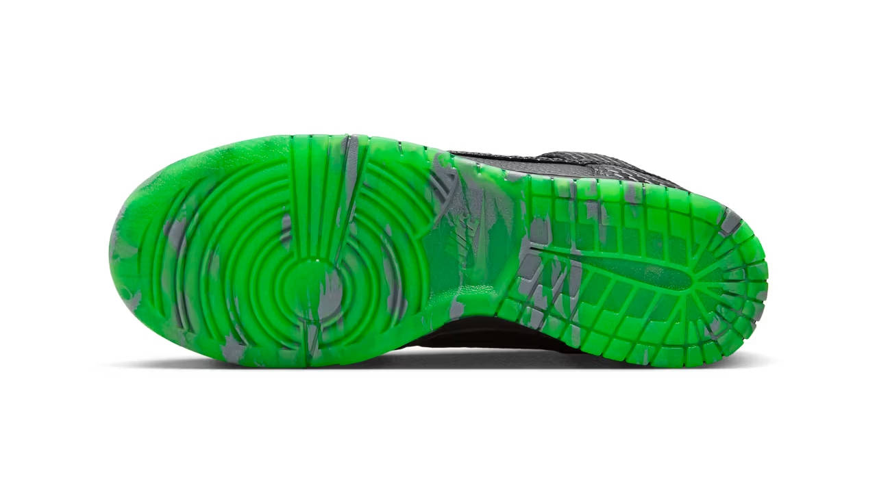 Nike Strengthens This Years Halloween Lineup With a Nike Dunk Mid