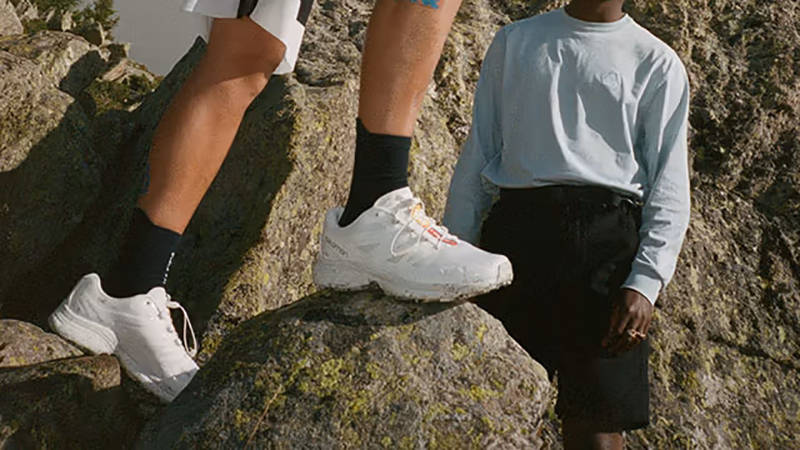 Palace x Salomon XT-Wings 2 White on feet