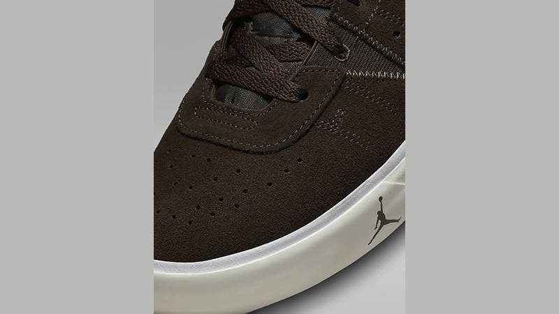 Jordan Series ES Dark Chocolate toe area