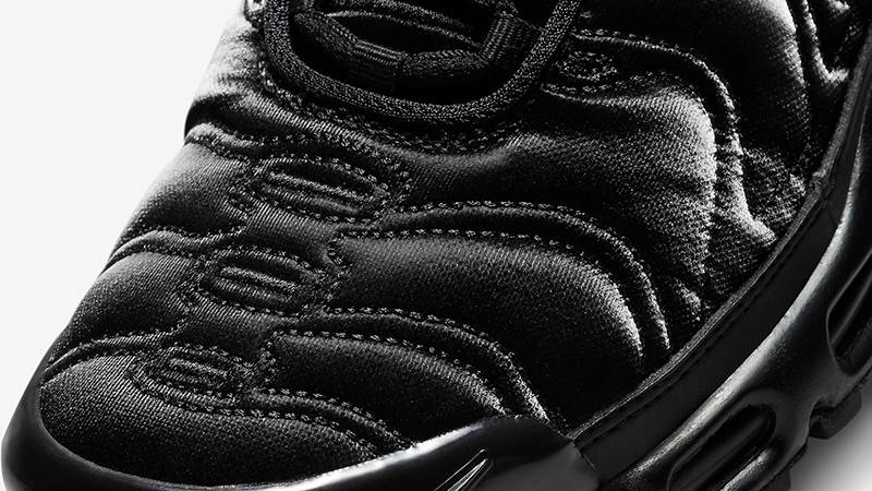 Nike Air Max Plus Black Anthracite Sail FV1169-001 Detail