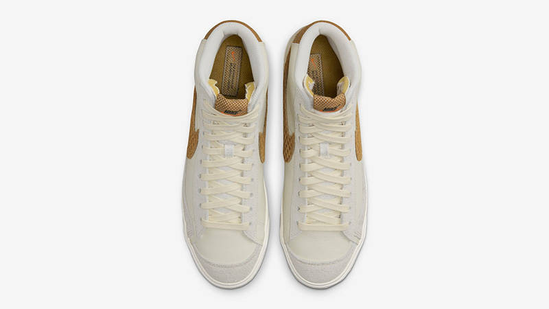 Nike Blazer Mid 77 Waffle middle