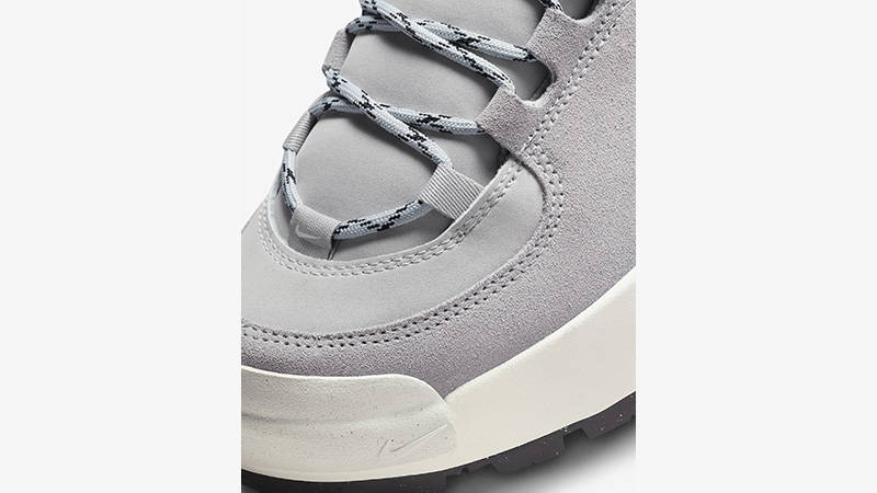 Nike City Classic Boots Wolf Grey toebox
