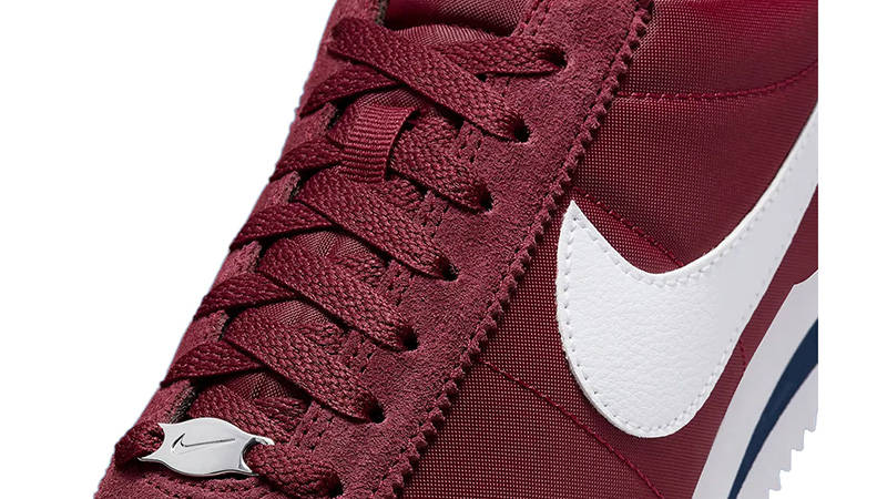 Nike Cortez Team Red tongue