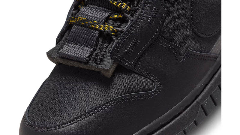 Nike Dunk Low Remastered Black Gold FB8894-001 toebox