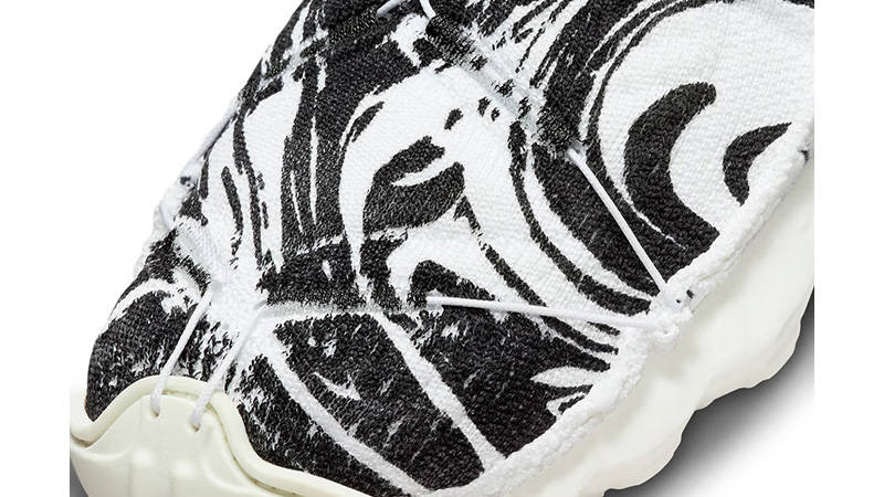 Nike ISPA Mindbody White Black toe area