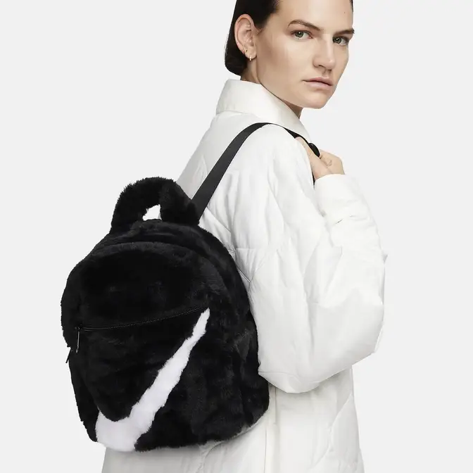 Nike Sportswear Futura 365 Faux Fur Mini Backpack (6L)