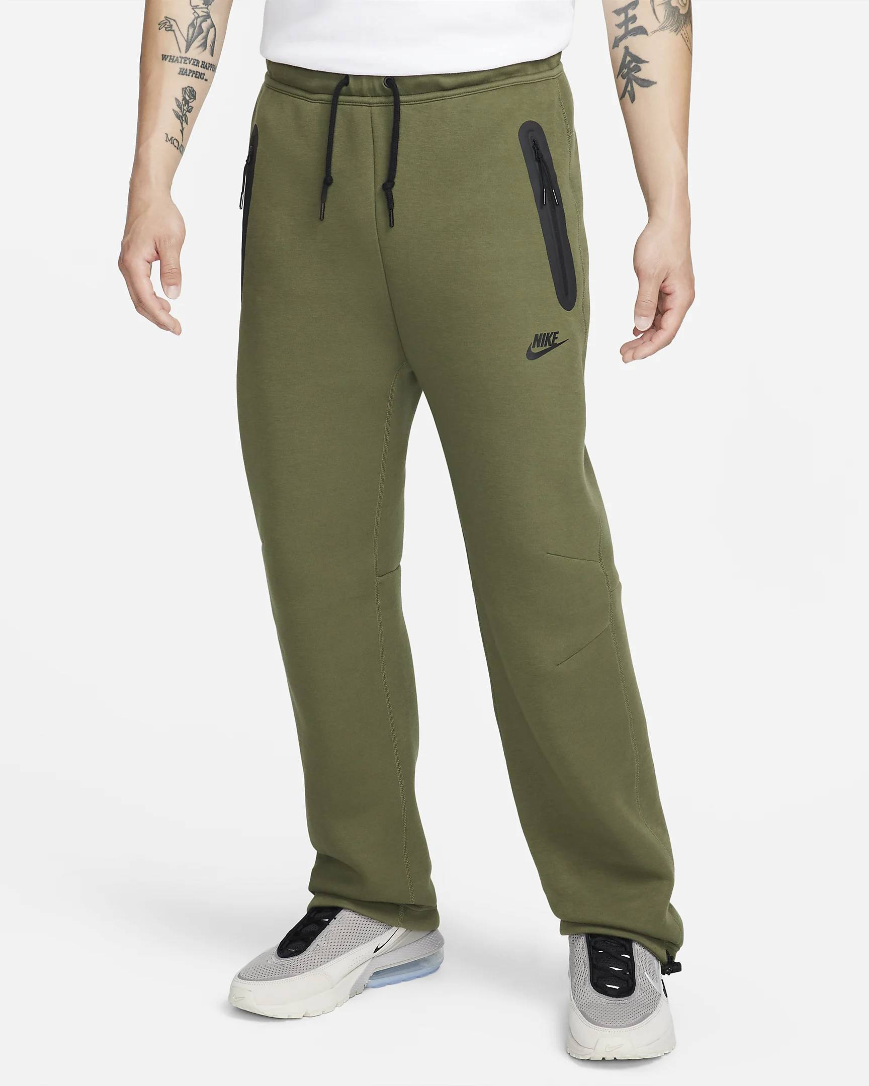 Nike tech hotsell tracksuit bottoms