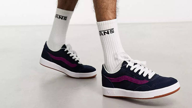 Vans Cruze 90s Navy on foot front