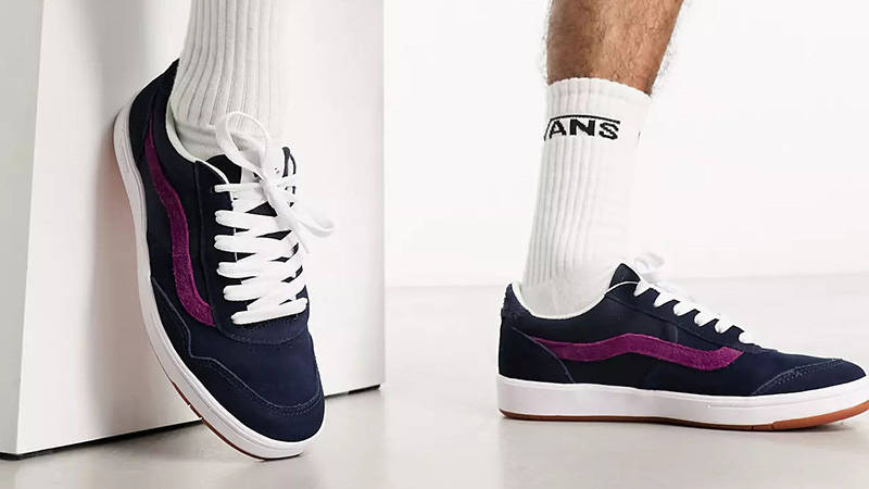 Vans Cruze 90s Navy on foot
