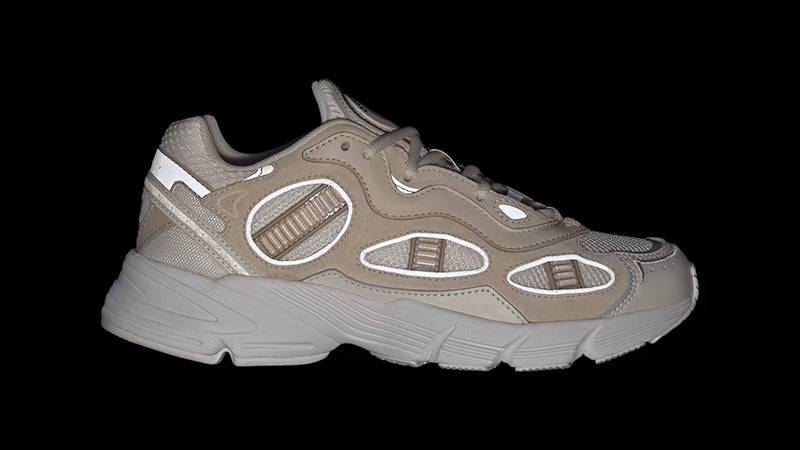 adidas Astir SN Wonder White Sand GY2597 in dark