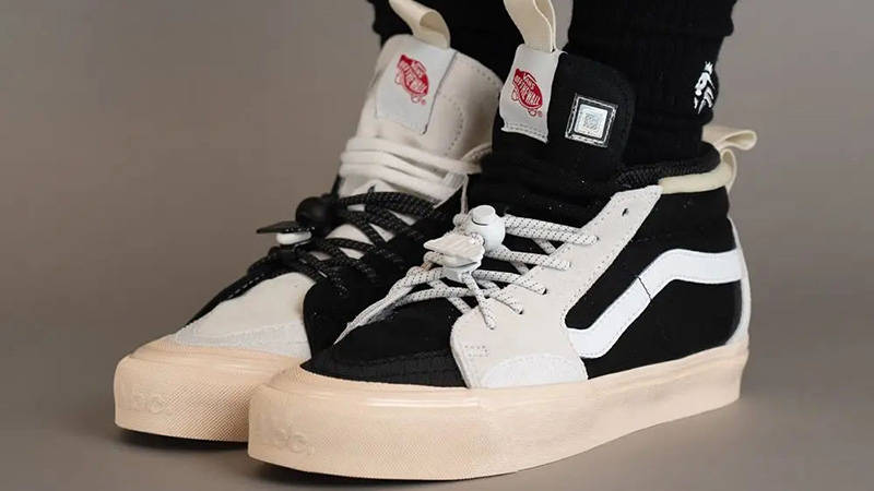 Advisory Board Crystals x Vans SK8-Hi EXT Mismatch Black Advisory Board Crystals x Vans SK8-Hi EXT Mismatch Black