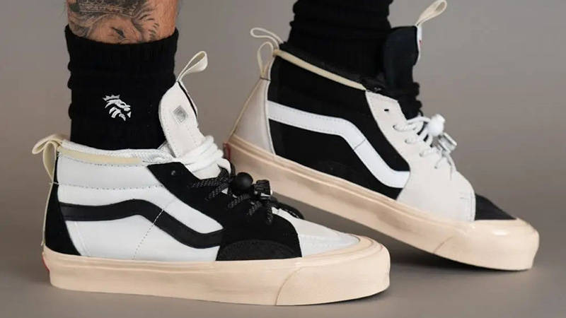Advisory Board Crystals x Vans SK8-Hi EXT Mismatch Black White on foot