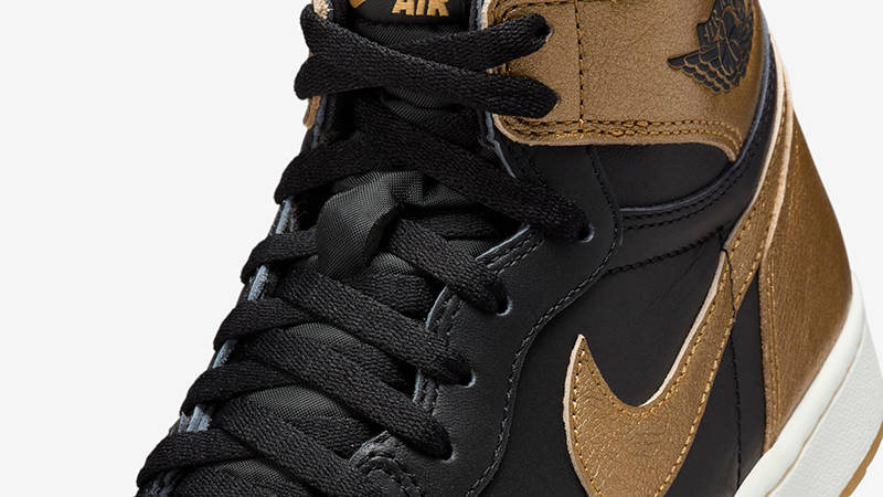 Air Jordan 1 High OG Metallic Gold DZ5485-071 Detail (1)
