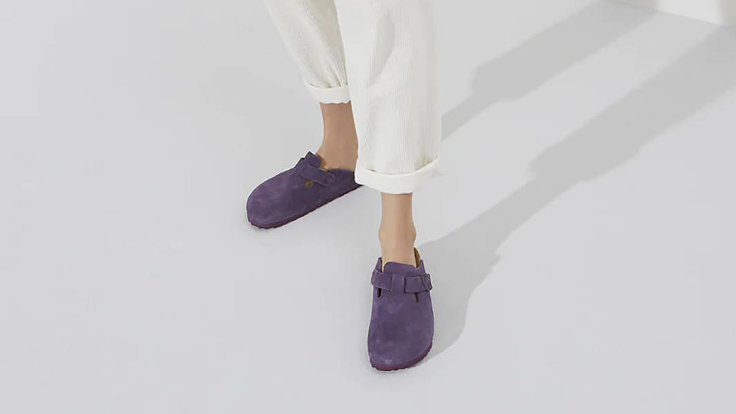 Birkenstock Boston Suede Wine 1023524 on feet
