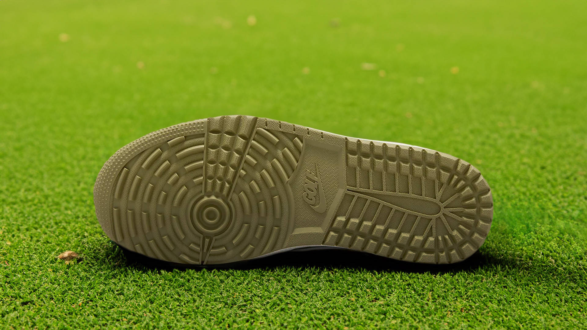 Air Jordan 1 Low vs. Air Jordan 1 Low Golf: What’s the Difference?