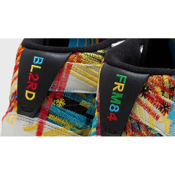 Adidas Yeezy Slide Onyx UK10 adidas Originals 1820 Blizzard Warning IG6351 Detail