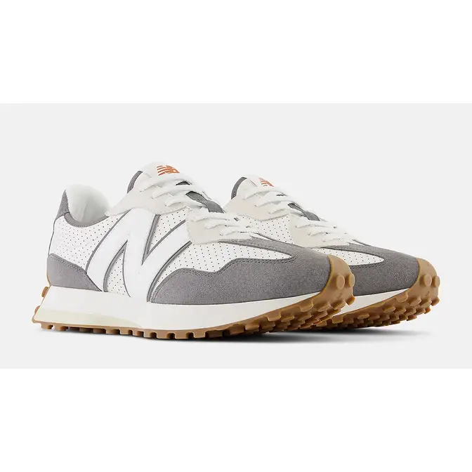 New Balance heads would notice that this ensemble pulls inspiration from the Sea Salt MS327PJ Side