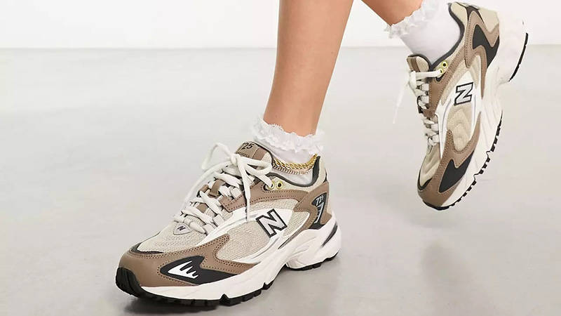 New Balance 725 Tan on foot side