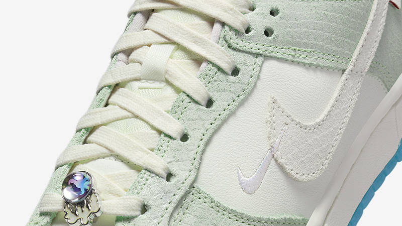 Nike Dunk Low LX Year of the Dragon FZ5065-111 Detail