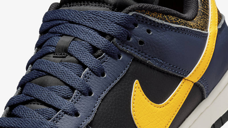 Nike Dunk Low Vintage Michigan FZ4014-010 Detail 2