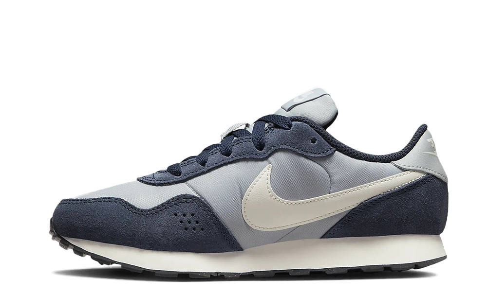 Nike MD Valiant Dark Obsidian