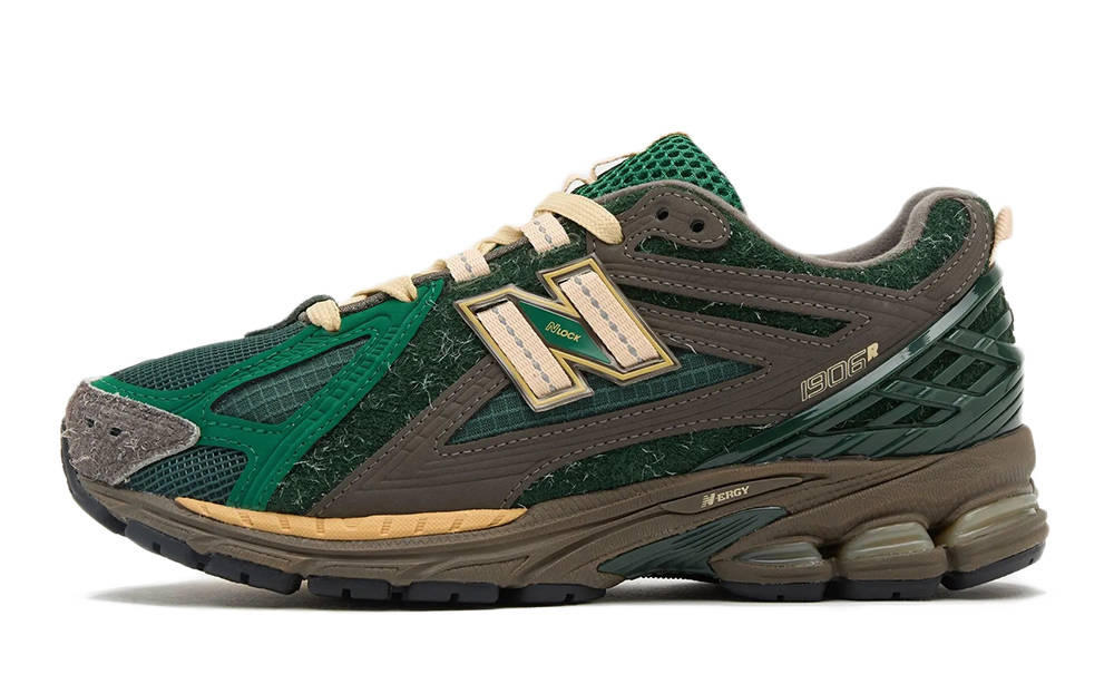 size x New Balance 1906R Diamond District Green