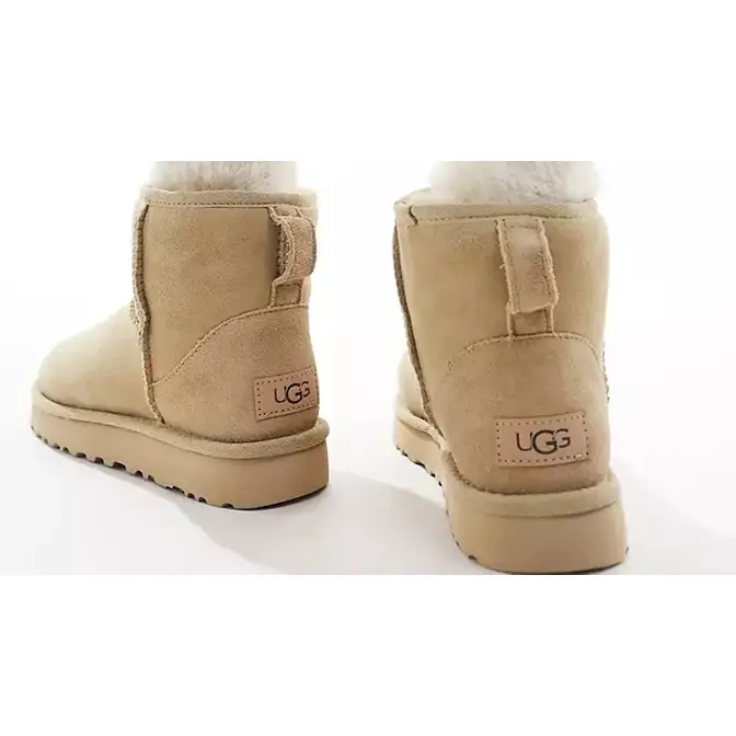 Ugg mini hot sale classic beige