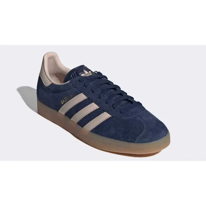 Adidas gazelle blue outlet with gum sole