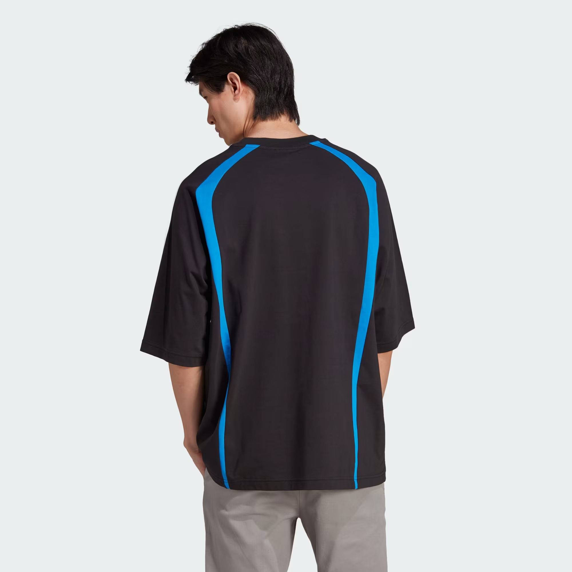 adidas Original Oversized T-shirt Black Backside