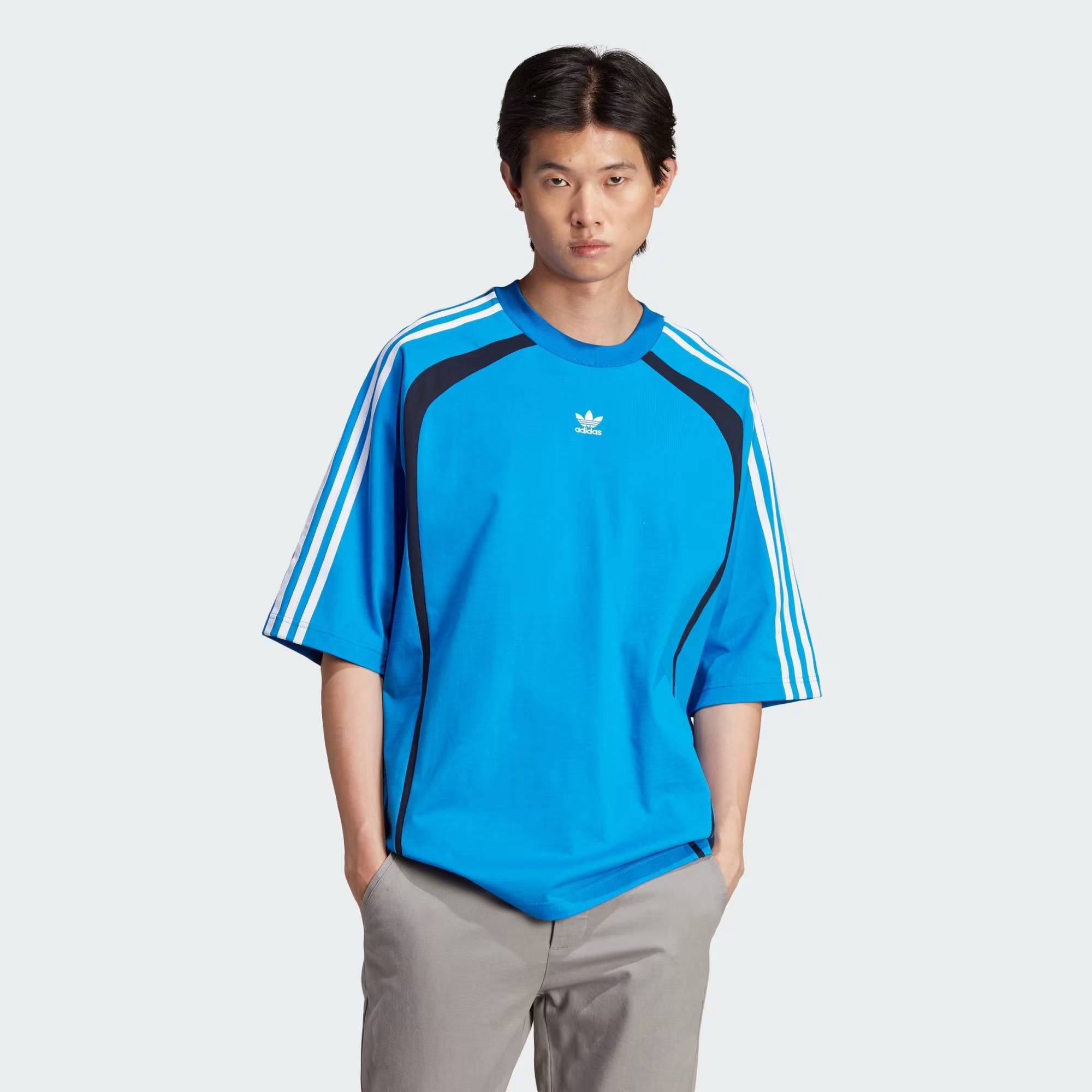 adidas Original Oversized T-shirt Blue Bird Feature