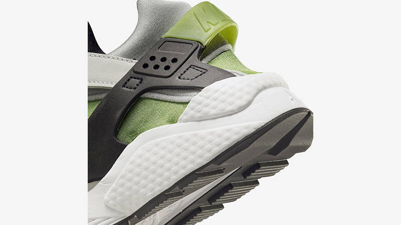 Nike Air Huarache Chlorophyll heel