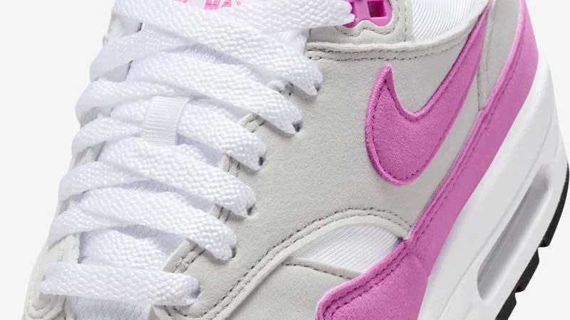 Nike Air Max 1 Pink Rise Top Closeup