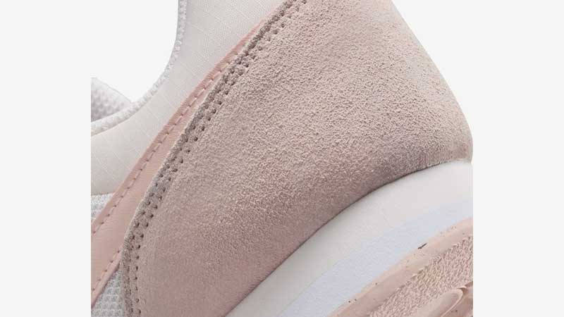 Nike MD Runner 2 Light Soft Pink Closeup
