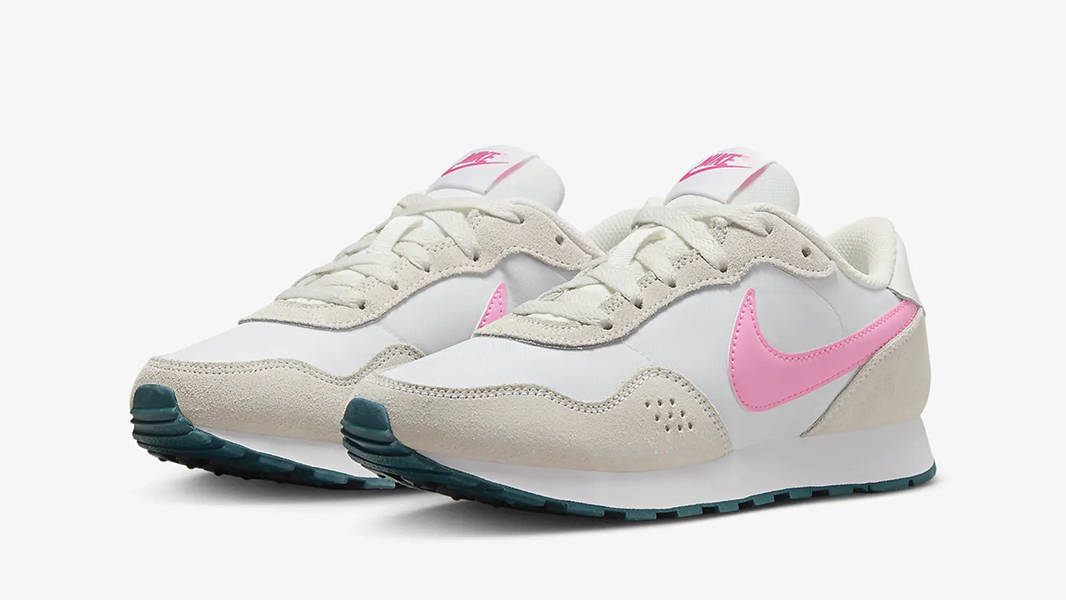 nike md valiant white